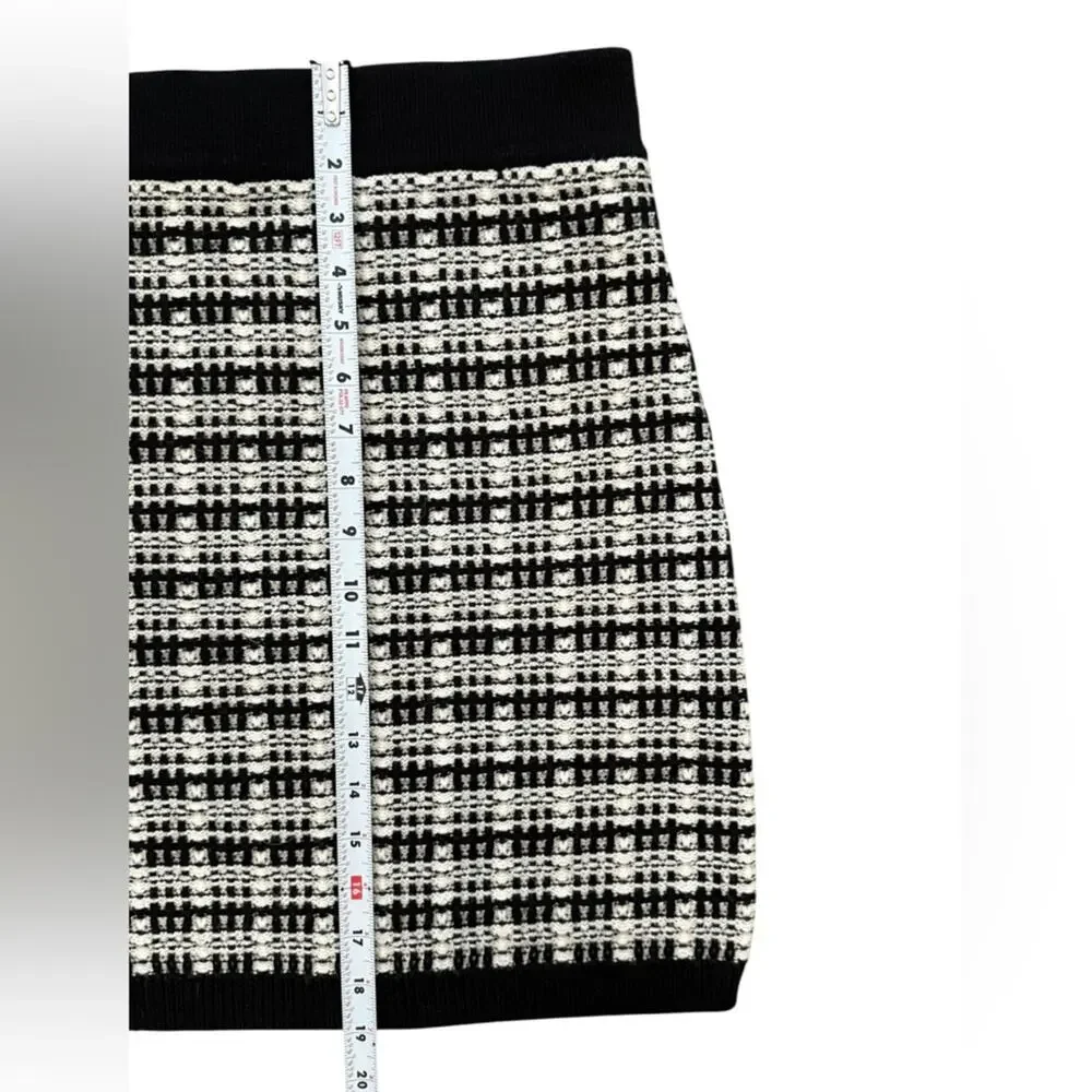 Aritzia Babaton Salvatore Italian Merino Wool Tweed Knit Skirt Black White Large - Picture 7 of 12